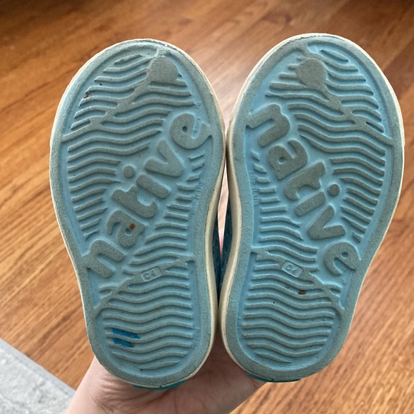 Native 4C baby blue slip on shoes - Picture 4 of 5
